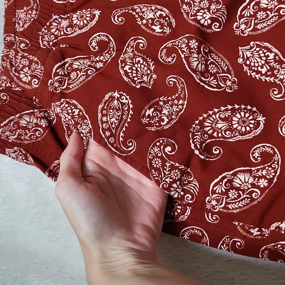NWOT! 7" Rust Red Paisley Printed Chino Short! Size 10 Petite! - Picture 3 of 10